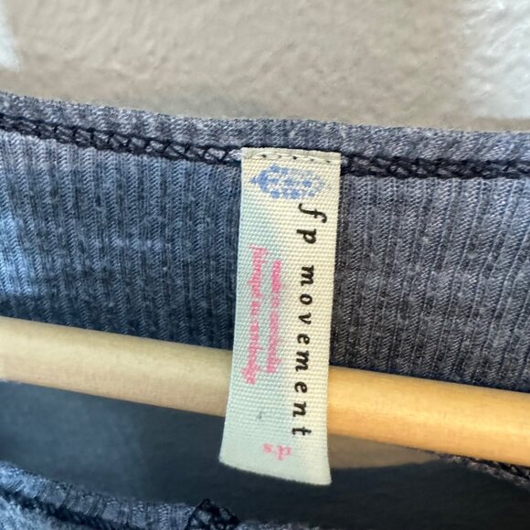 FREE PEOPLE MOVEMENT lay up tee in blue size S - Picture 4 of 9